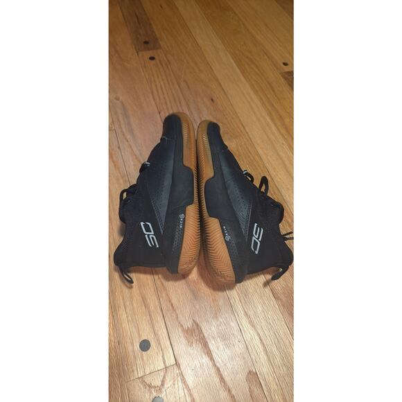 Under armour Kids Shoes | USA Youth 3.5 - Picture 7 of 7